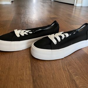 Tennis Shoes